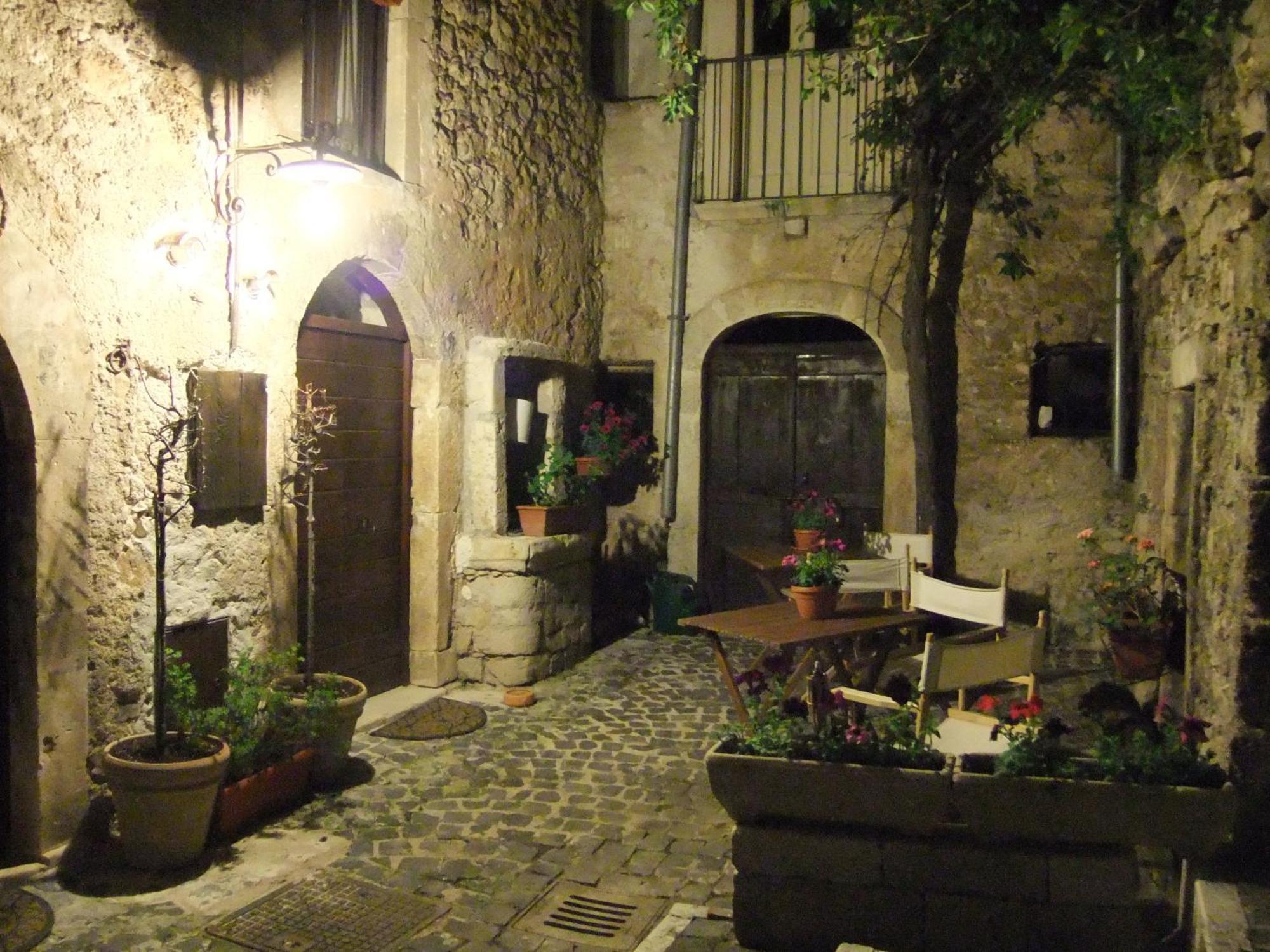 Aparthotel Residenza La Torre Santo Stefano Di Sessanio Exteriér fotografie